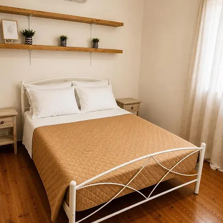 Olive Spell Gastouri House بيت للعطل