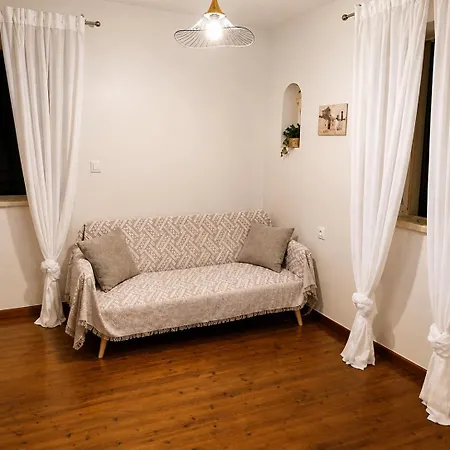 Olive Spell Gastouri House بيت للعطل